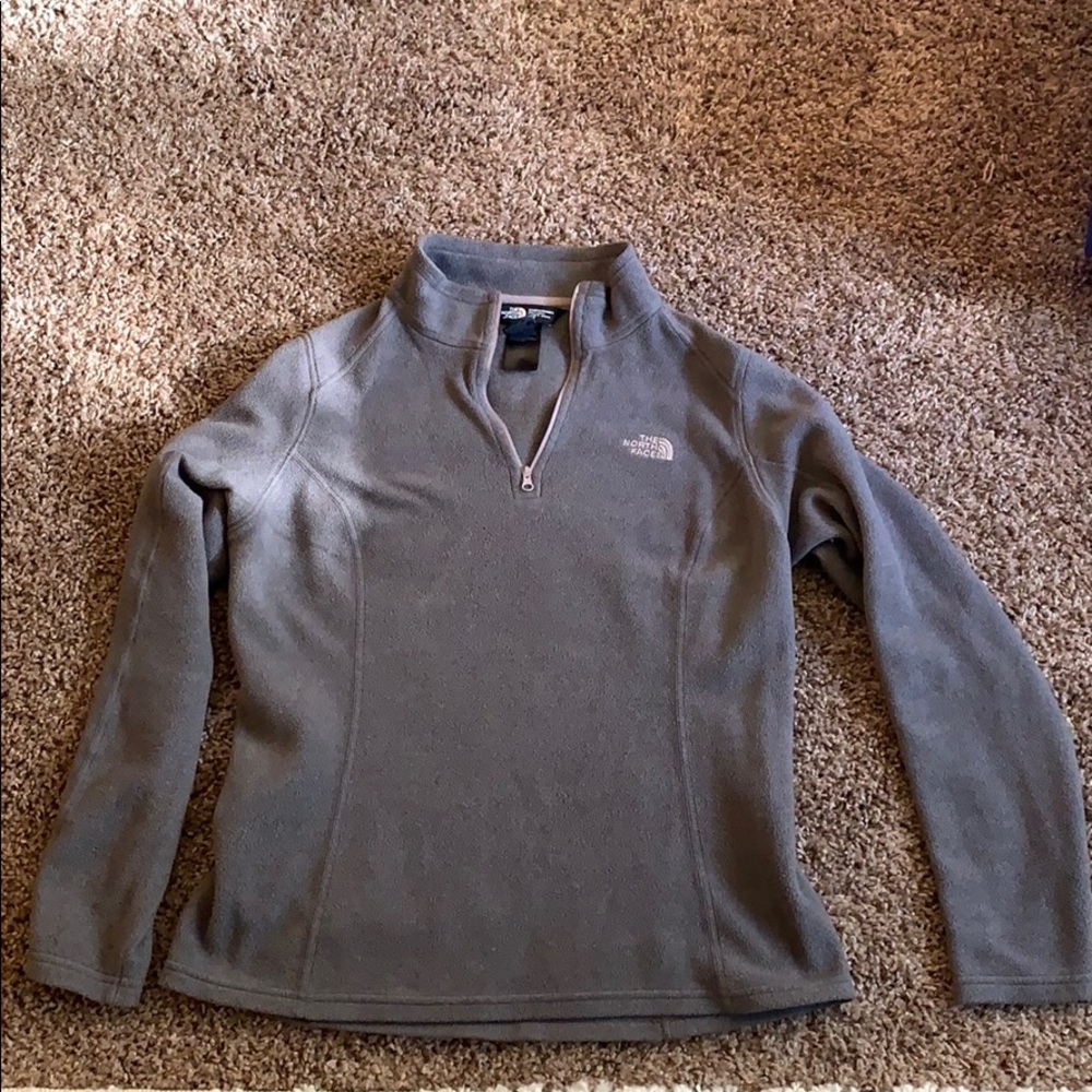 North face pull over